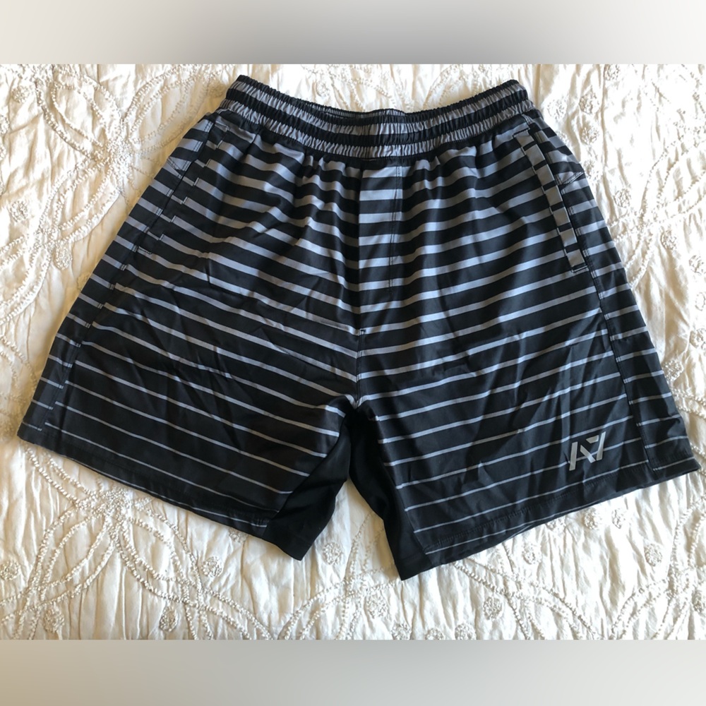 A7 International squat shorts XL